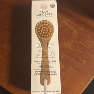 Daily concepts, daily facial, dry brush